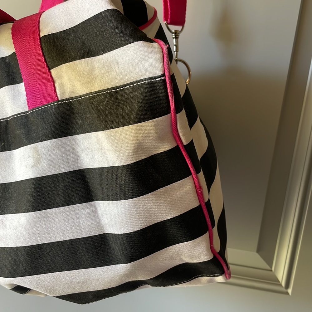 Victoria’s Secret large travel gym bag - Picture 6 of 14